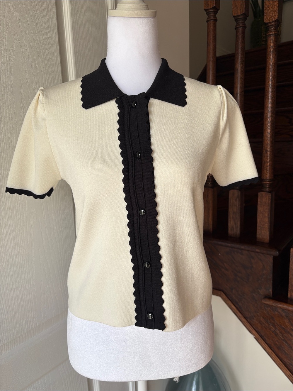 NWOT Collared Top with Puffed Sleeves and Buttons